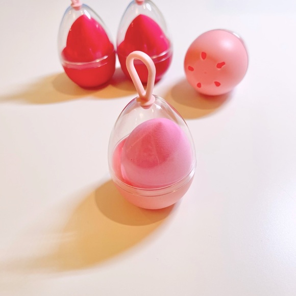 BOGOF | Makeup Sponges with Travel Cases - Picture 3 of 5